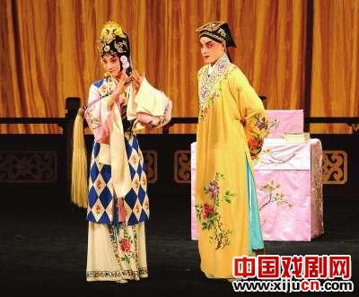 上海青年京昆剧团倪徐浩、张莉演出《玉簪记·偷诗》