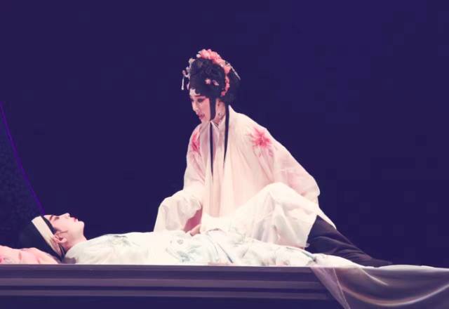 《醉心花》华丽绽放 东方韵再造莎翁传奇&mdash;&mdash;写在昆曲《醉心花》首演之夜