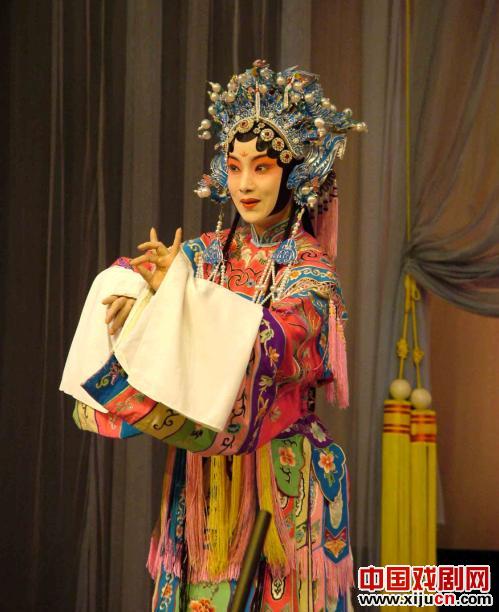 昆曲旦角：翁育贤