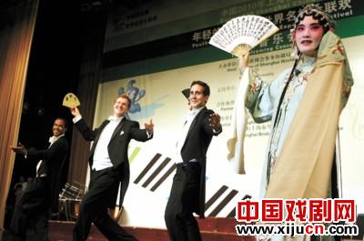 外国留学生拜师学昆曲
