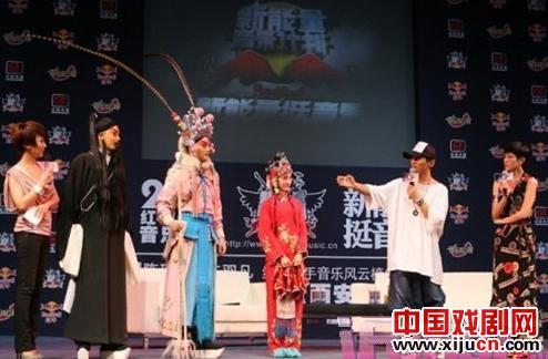 陈羽凡学唱秦腔