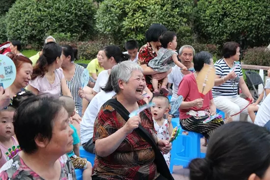 &ldquo;秦腔名家进社区&rdquo;走进万科金域曲江 现场观众激情献唱