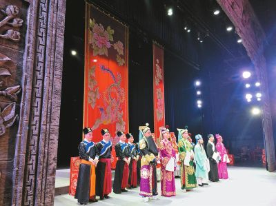 百年易俗古调新弹秦声秦韵响彻清华