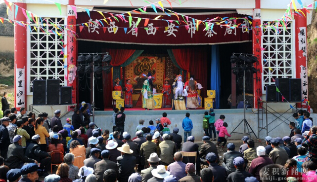 青年表演艺术家陈魁、柳水涛、崔火炎、王春云、田敏莹、王凤娥等受邀献艺