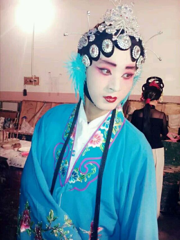 优秀青年演员杨江龙