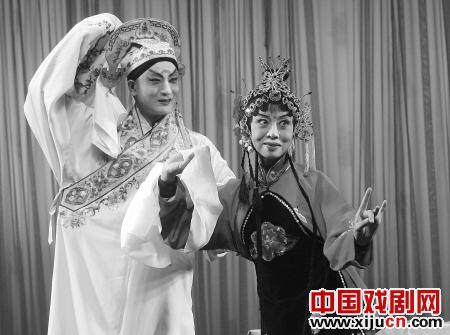 英语版秦腔《拾玉镯》