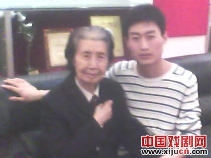 与89岁高龄、著名秦腔表演艺术家杨金凤老师的合影！