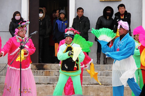 秦腔表演到农家