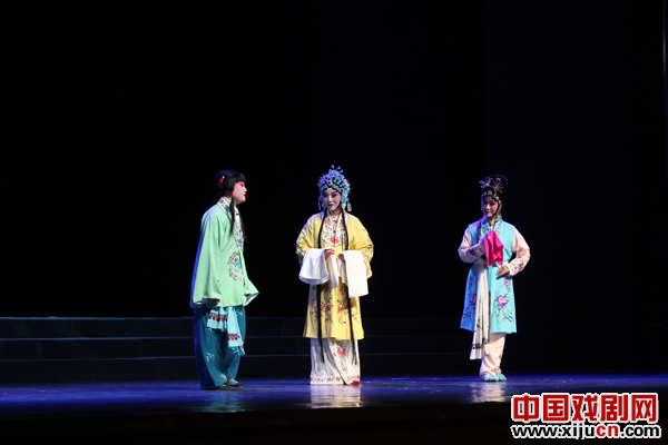 苏凤丽出演秦腔《锁麟囊》