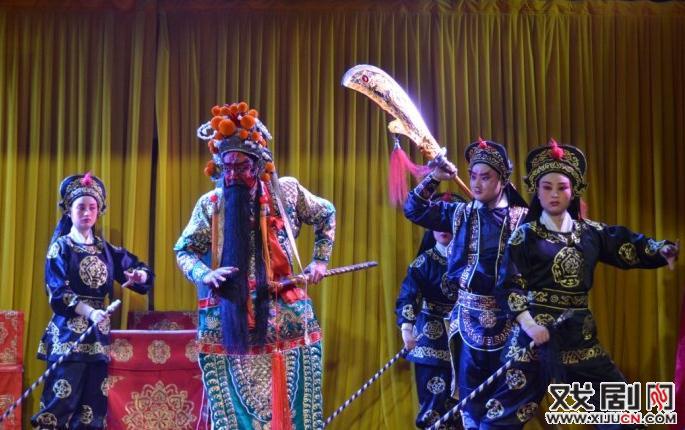 天水市秦腔剧团在北京北普陀演出出五关剧照