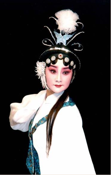 张小琴《劈棺惊梦》饰田氏