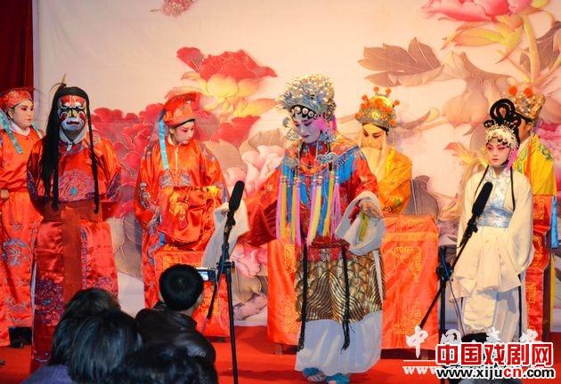 秦安县上演《三对面》、《黑虎坐台》、《探窑》等多部秦腔经典剧目