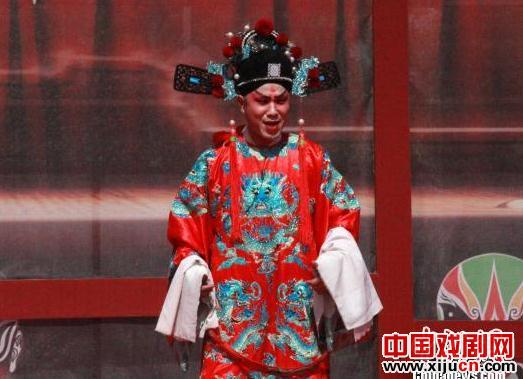 百余票友唱秦腔