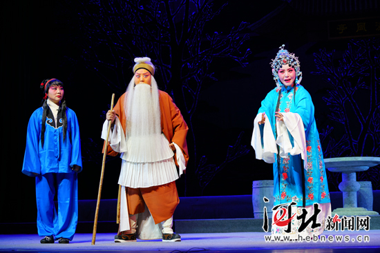 秦腔《清风亭》深情上演 观众数度&ldquo;泪奔&rdquo;