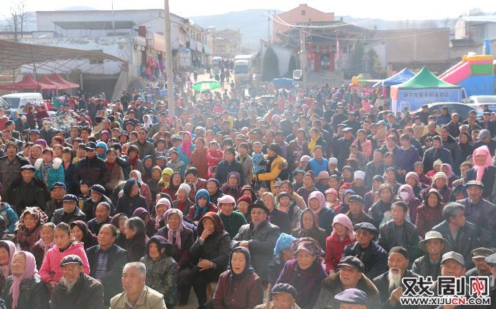 静宁县农村公益性演出服务项目让农民乐开怀