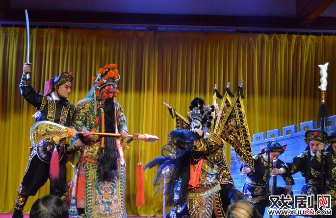 天水市秦腔剧团在北京北普陀演出出五关剧照