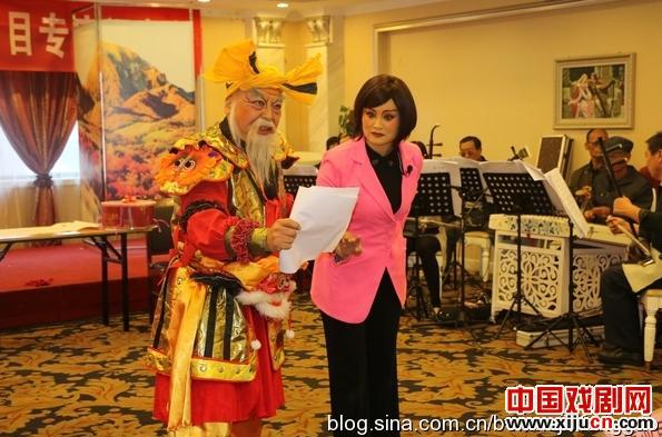 观看秦腔眉户戏&ldquo;秦汉战鼓生死状&rdquo;，感受民族文化传承的感人魅力