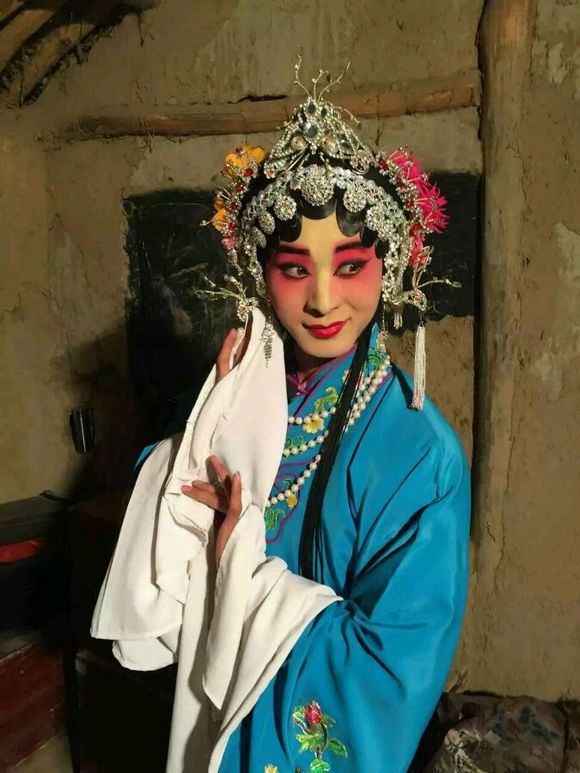 优秀青年演员杨江龙