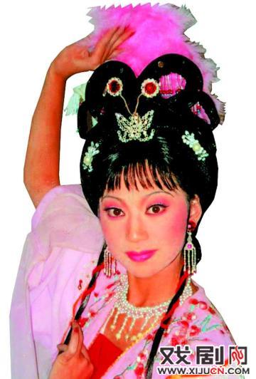 浅谈蚁燕丹在《典妻&middot;在路上》中的艺术表现