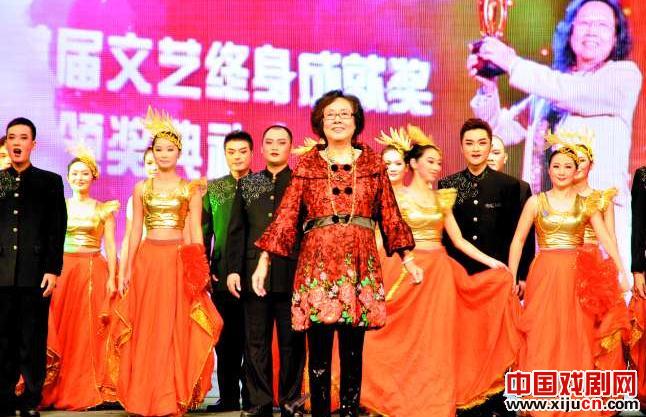 庆祝姚璇秋从艺65周年演出晚会成功举行