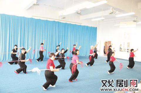 新加坡南华儒剧社接受潮剧表演专业培训