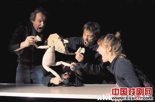 英国盲顶剧团将携新潮剧《桌子》亮相广州