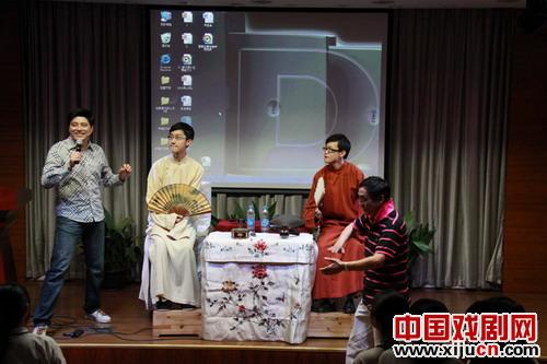 记上海评弹团在西南位育中学的演出