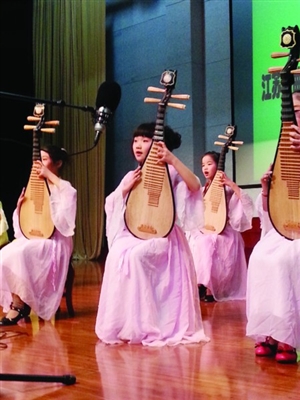 袁小良:学评弹曲艺，是素质培养