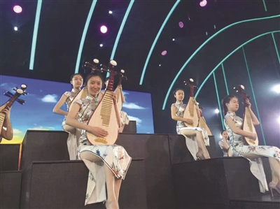 白局传承人徐春华进社区说唱《莫愁四弄》 苏大12位女生央视献演评弹《闪亮的青春》