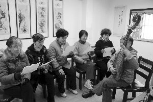 老艺人邵小华免费教爱好者唱评弹