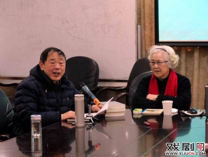 唐教授主持讲座