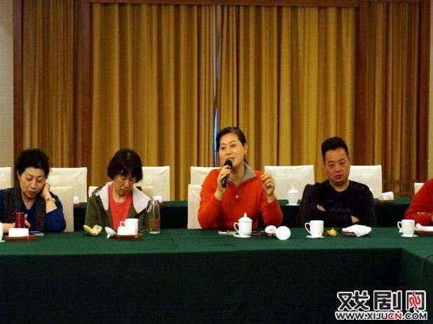 扬州曲艺研究所所长姜庆玲发言