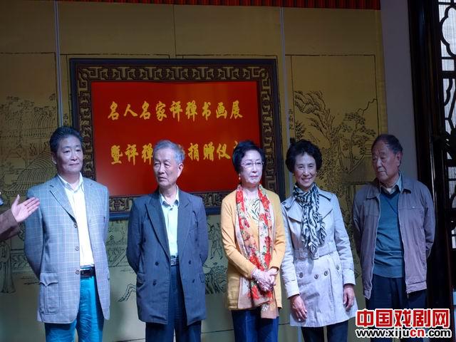 上海评弹团四代同堂献演评博吴苑深处