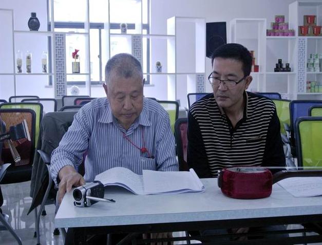 七旬评弹爱好者海外回国参加苏州弹词弹唱培训班