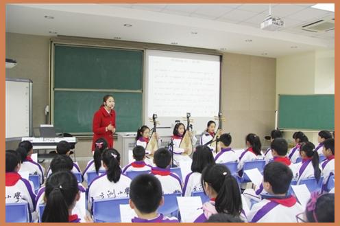 小学生学唱评弹《枫桥夜泊》