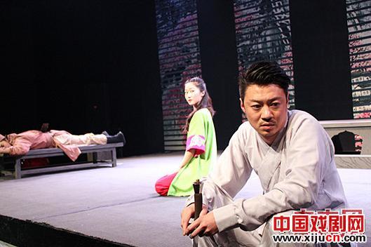 话剧《我爱桃花》举行首场公演