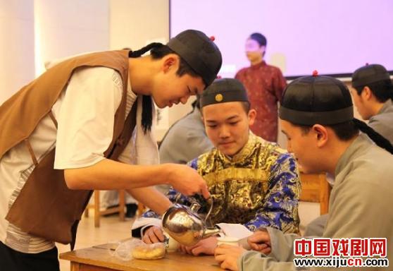 山东师大附中第五届&ldquo;校长杯&rdquo;戏剧节演绎精彩话剧《茶馆》、《雷雨》