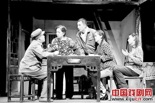 话剧《共和国掌柜》再现京味与海派隔空交锋