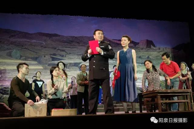 话剧《热泉》感动山城