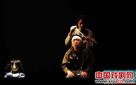 黄渤话剧版《活着》&ldquo;以笑的方式哭&rdquo;