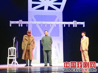 话剧《激辩38天》上演