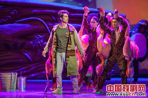 话剧《爱情短信》温情上演