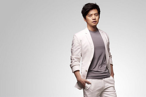 音乐诗人李健献声话剧《谁没年轻过之麦田守望者》