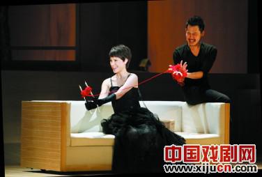 话剧《命运建筑师》大连上演