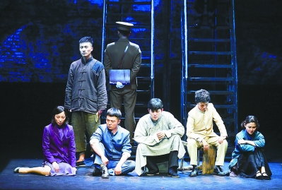 话剧《雨花台》获&ldquo;五个一工程&rdquo;奖后继续高校巡演