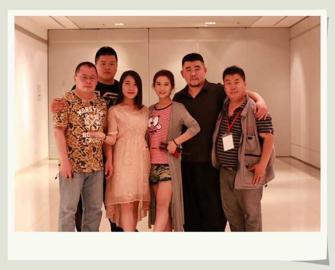 话剧《摔出一片天》