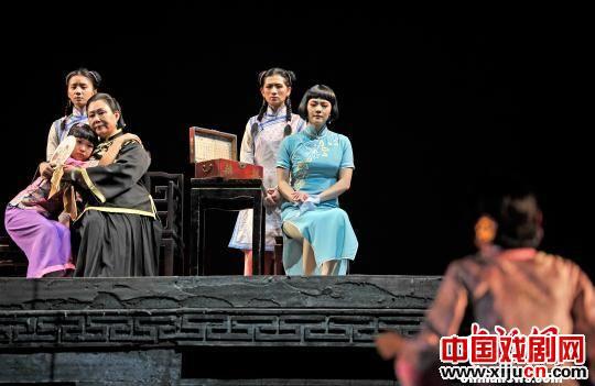 话剧《大宅门》津城首演