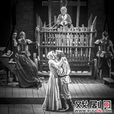 《萨勒姆的女巫》又搬上舞台