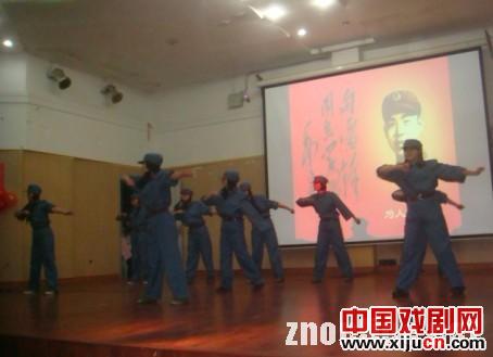 高校学雷锋话剧表演大PK