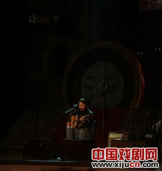 歌手川子上演话剧《失物招领》很诱人